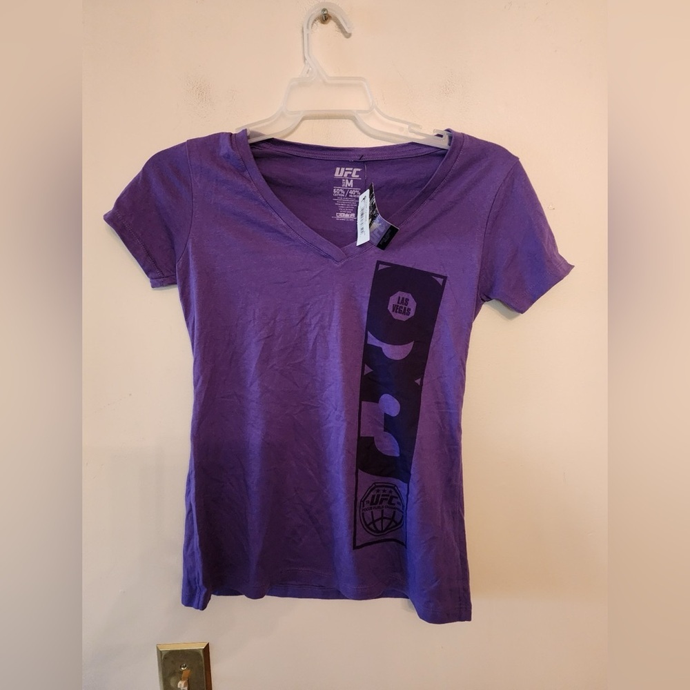 Ufc womens purple graphic t-shirt size medium